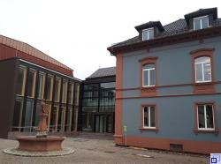 Außenansicht des Bötzinger Rathauses